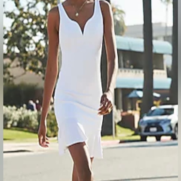 Classy dresses - Picture 1 of 2